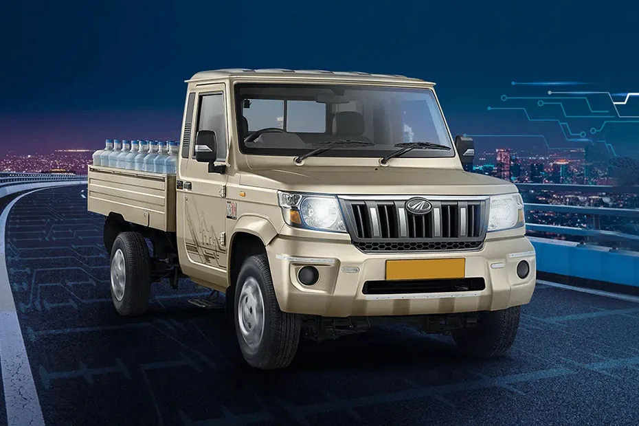 Bolero Maxx Pik-Up, rear three-quarter styling