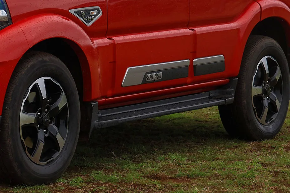 Scorpio Classic, side step design detail
