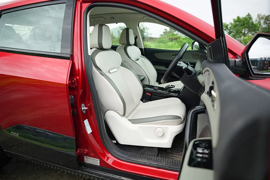 XEV 9e front seats