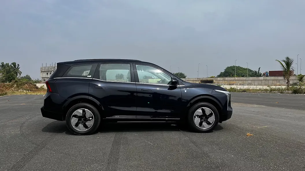 XEV 9S, side profile