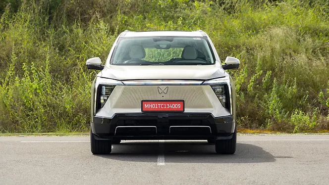 XEV 9S, front view and grille