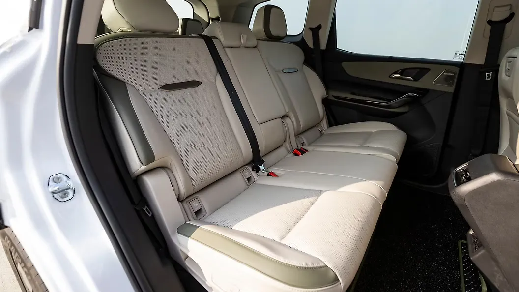 XEV 9S second-row seats