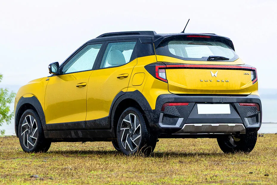 XUV 3XO, rear three-quarter