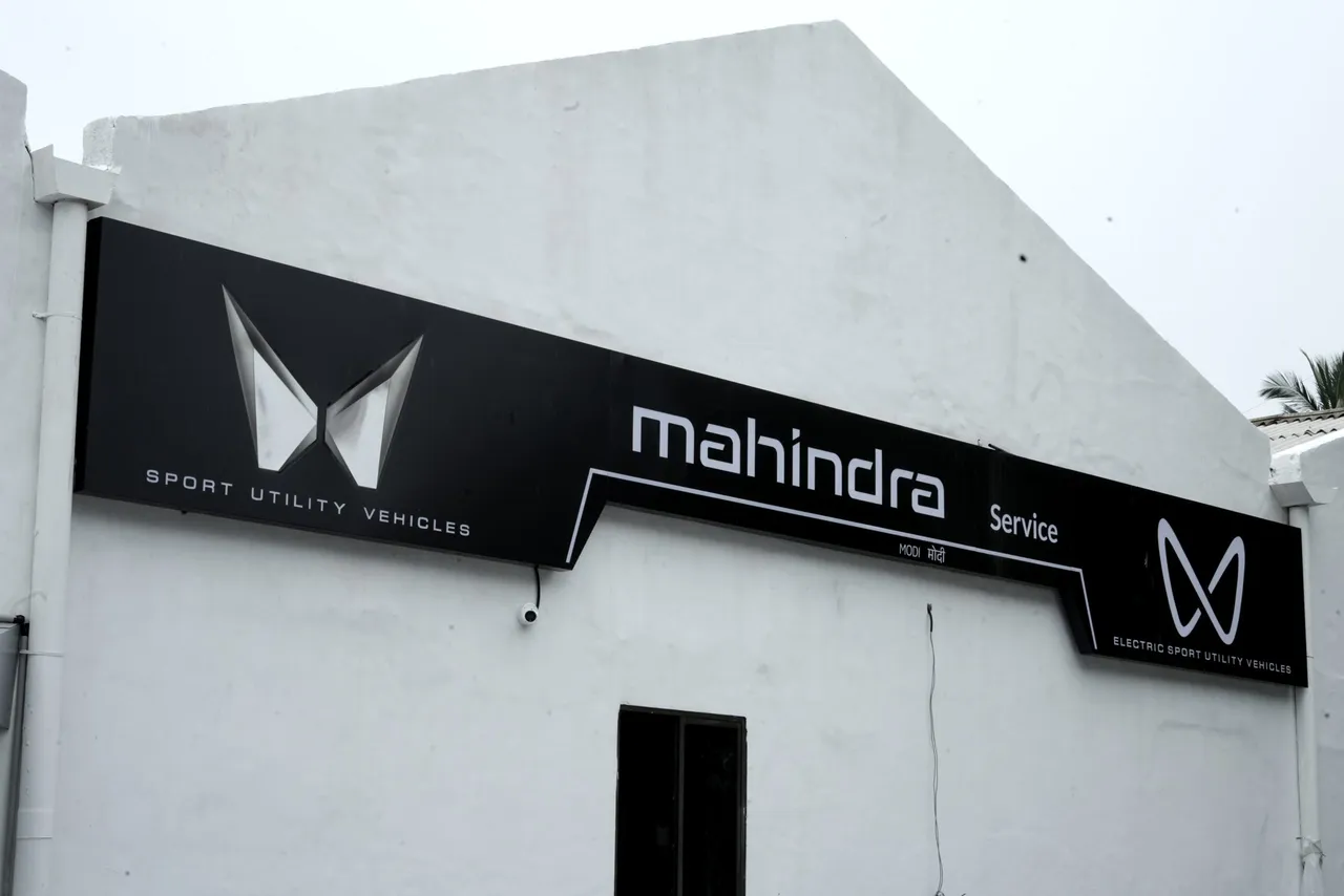 Modi Mahindra - Charkop Service Centre Service Centre Modi Mahindra - Charkop Service Centre service centre in Mumbai
